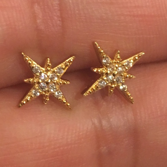 ⭐️Gold⭐️ Star Burst Stud Earrings - Picture 2 of 3